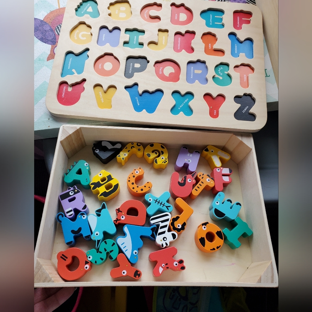 FAO Schwarz Multicolor Animal Alphabet Puzzle